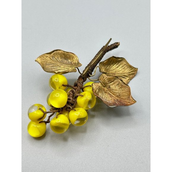Possibly Miriam Haskell Grape Brooch Glass Givre Yellow & Brass Leaf Hand Wired - Picture 4 of 6